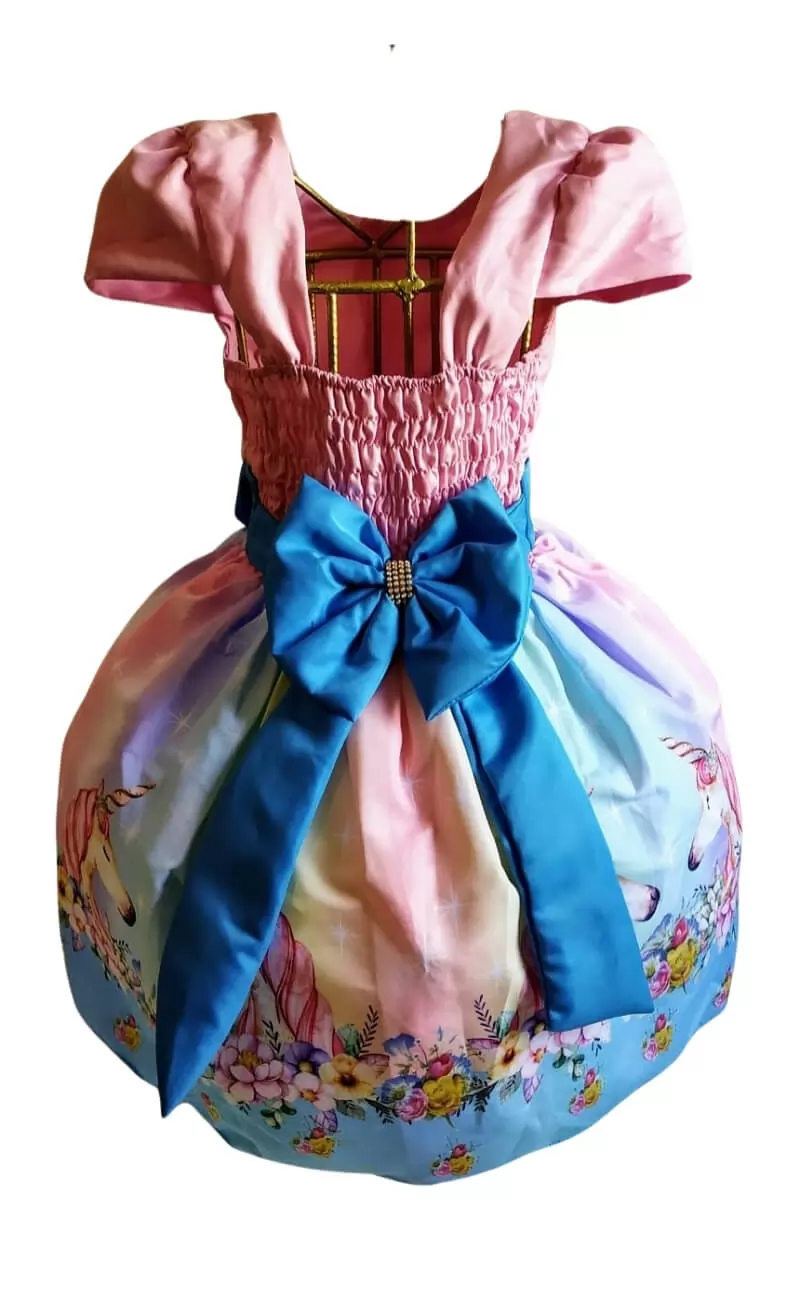 Vestido Infantil tema Unicórnio Colorido