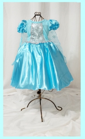 xx_vestido-fantasia-luxo-princesas-azul-festa-com-capa-df33e8cf81519296abe494a6f13ac841.jpg